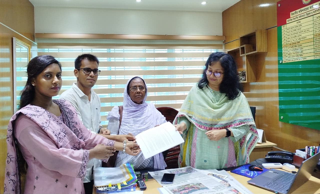 রাজশাহীর নদী দখল-দূষণ বন্ধের দাবিতে মানববন্ধন ও স্মারকলিপি