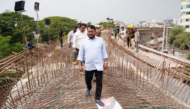 রাজশাহীতে নির্মাণাধীন তিন ফ্লাইওভার পরিদর্শন রাসিক প্রশাসকের