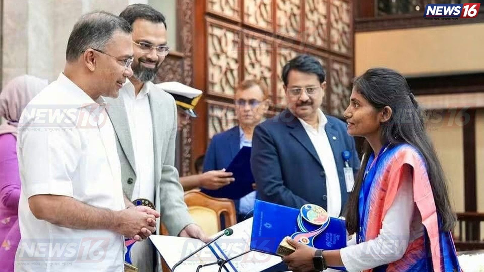 ইয়ুথ ভলান্টিয়ার অ্যাওয়ার্ড পেলেন রাবি শিক্ষার্থী নার্গিস